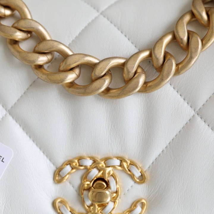 сумка Chanel 19 Flap Bag